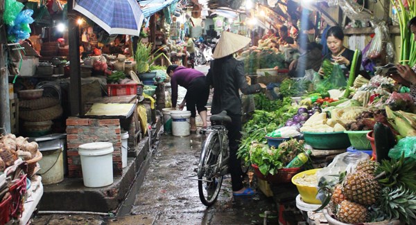 1 EatingOutVietnam large